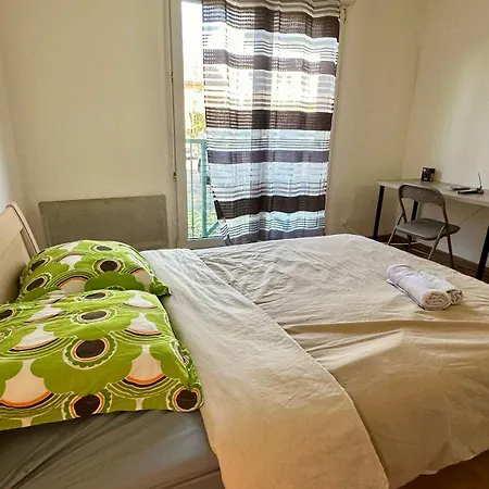 Apartment Equipe Avec Parking Numero 8